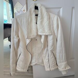 PRANA Womens
Cozy Fleece Lined Diva Puffer Jacket
Asymmetric Zip
High Neck - XS